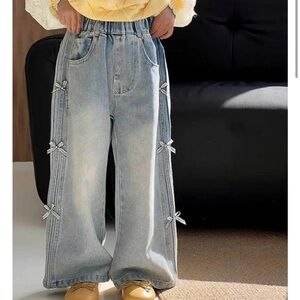 NWT! Girls Wide Leg Jeans w Bows - Size 12 years / 150cm - distressed blue